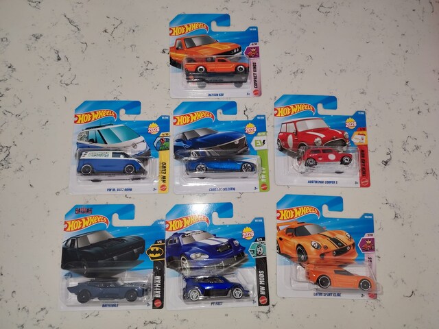 Hotwheels arabalar tanesi 200 TL