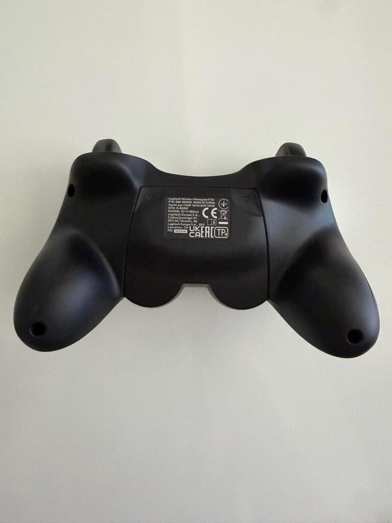 Logitech F710 Kablosuz Oyun Kolu (Gamepad) - 2