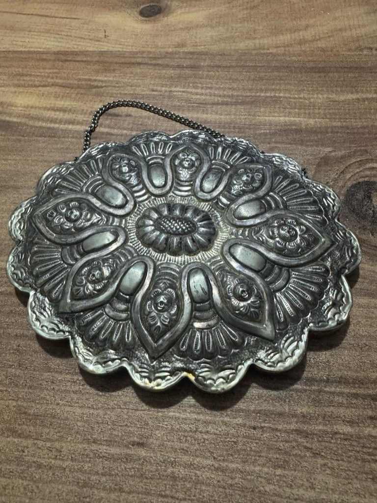 Eski Alman Gümüşü (Alpaka) Kabartma Duvar Aynası - 6