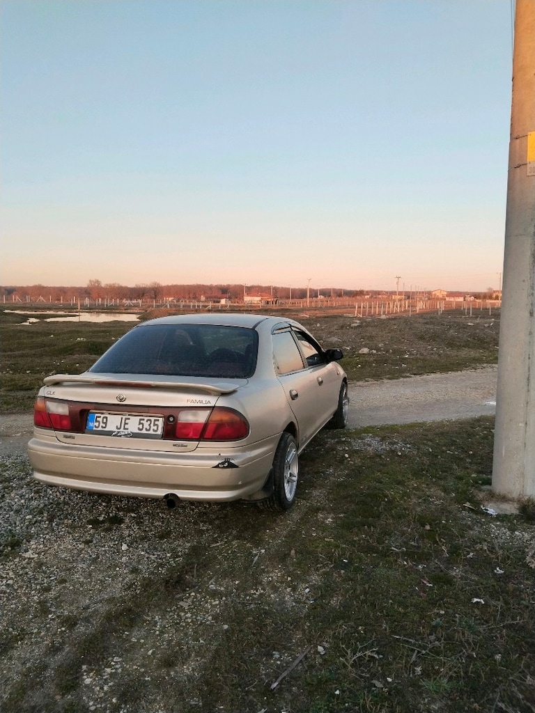 Mazda 323 familia - 2