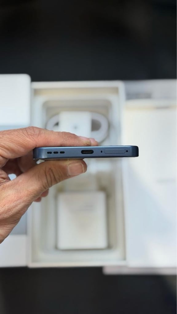 Oppo A6 Pro - 11