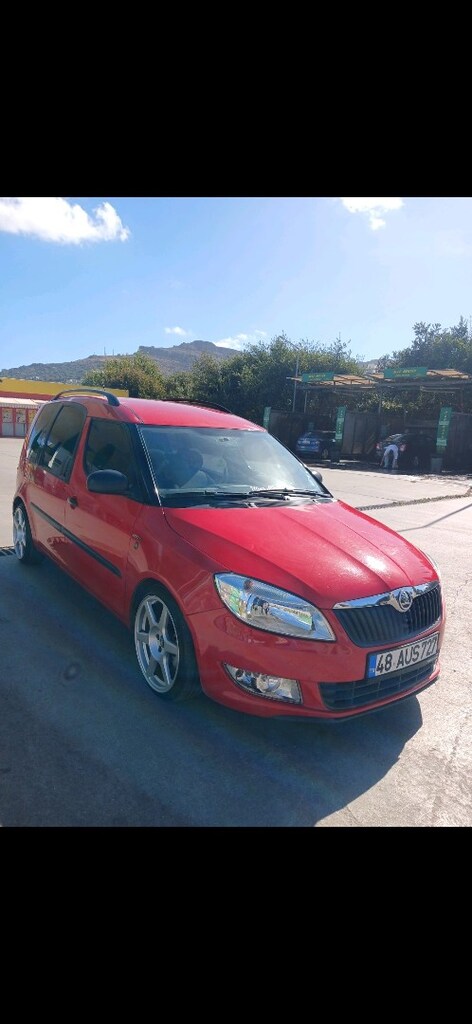 DİKKAT ÇEKMEK İSTEYENE 1.6 TDI ROOMSTER - 6