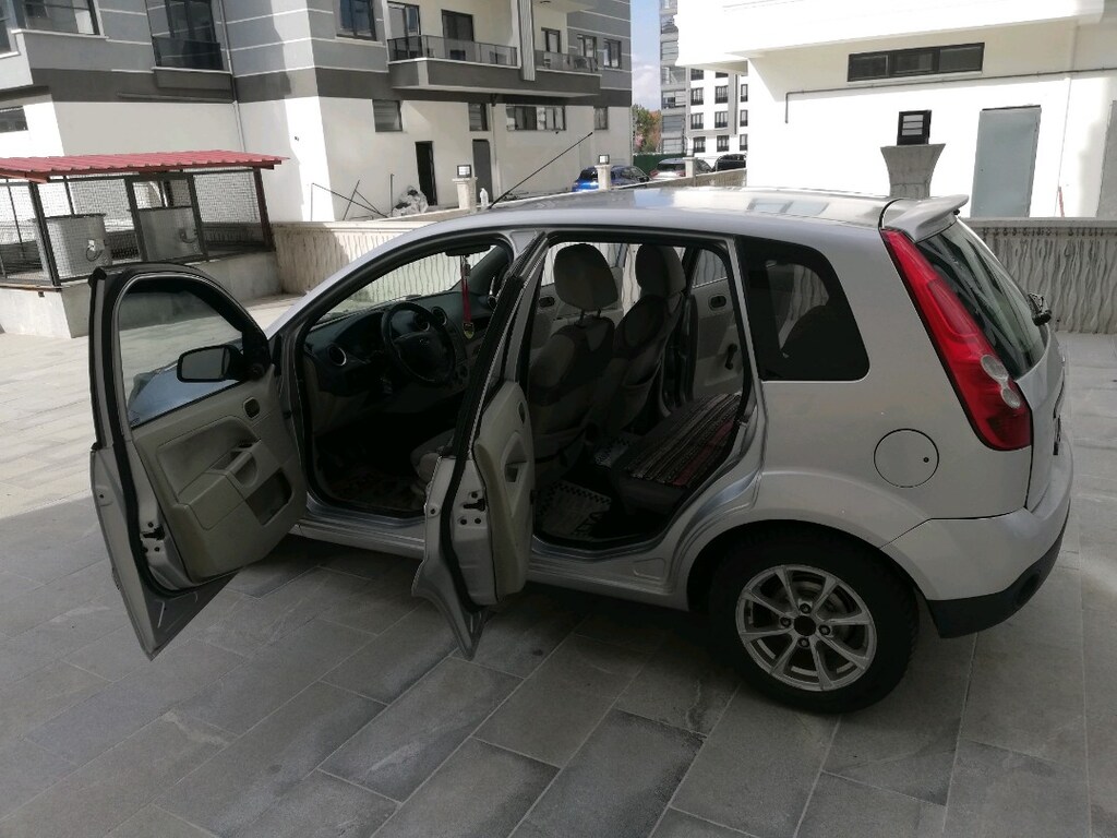 Sahibinden Satılık Temiz Değişensiz Ford Fiesta 1.4 TDCİ Comfort - 6
