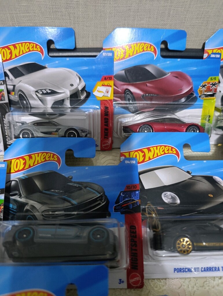 Hot Wheels Renkli Mini Araba Seti - 9