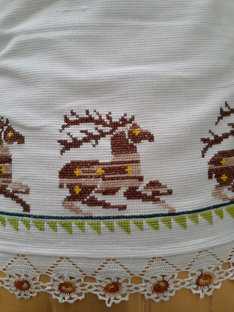 geyik islemeli uzun yastık.tanesi 800 - 3