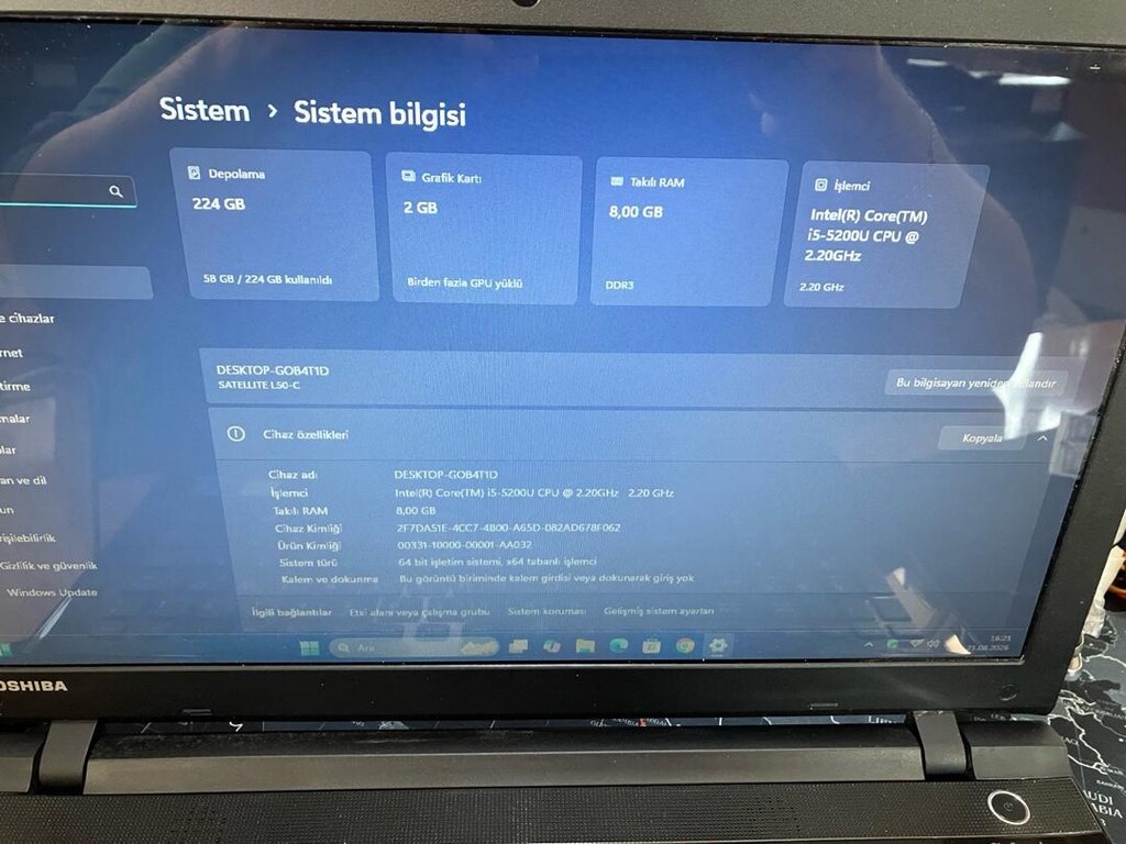 Toshiba Notebook - 2