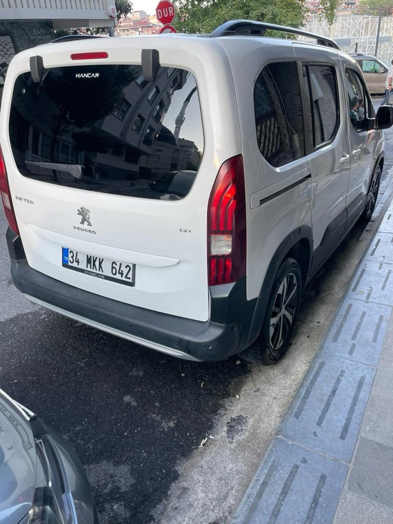 Beyaz Peugeot Araç - 6