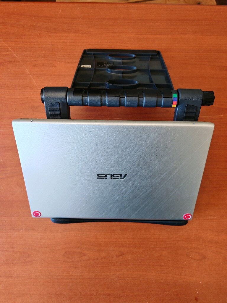 Kensington SmartFit Easy Riser Laptop Stand – 17" – Çok Temiz