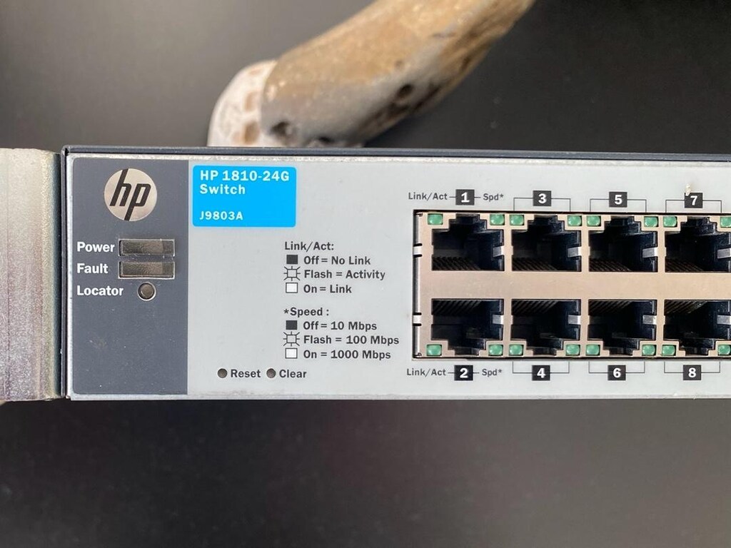 HP 1810-24G J9803A 24 PORT GIGABIT SWITCH
