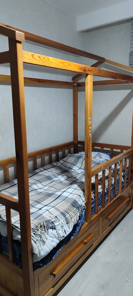Çok temiz Çam ağacından yapılma Montessori Yatak. - 2