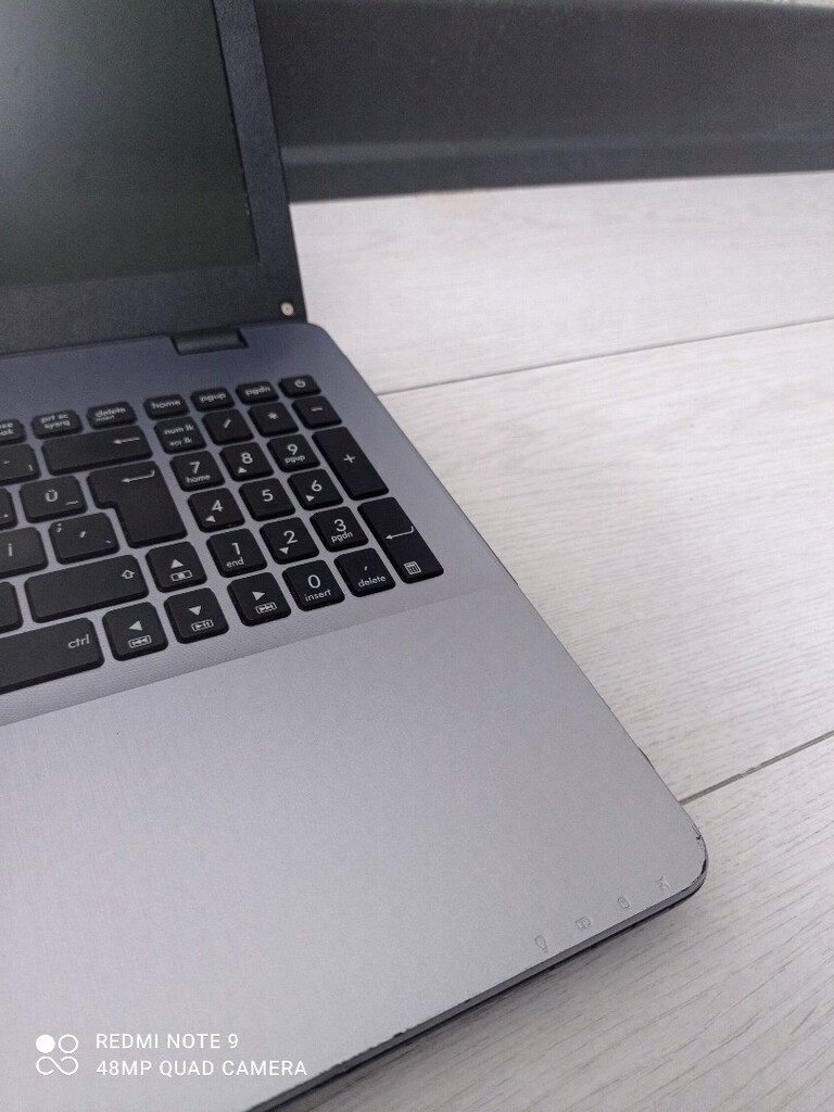 Dizüstü Bilgisayar Asus - 2