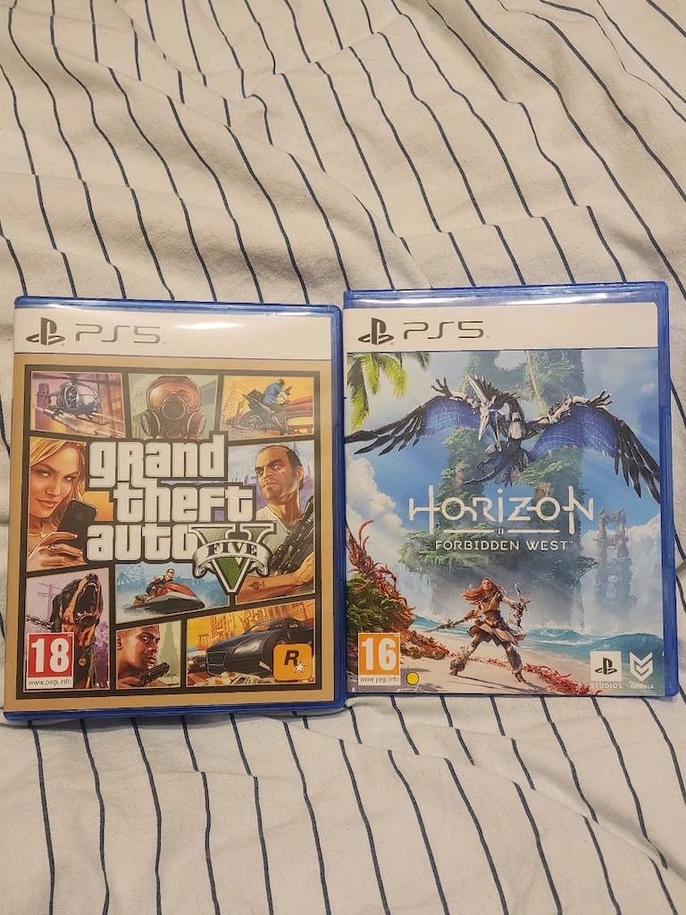 2 adet çiziksiz temiz ps5 oyun