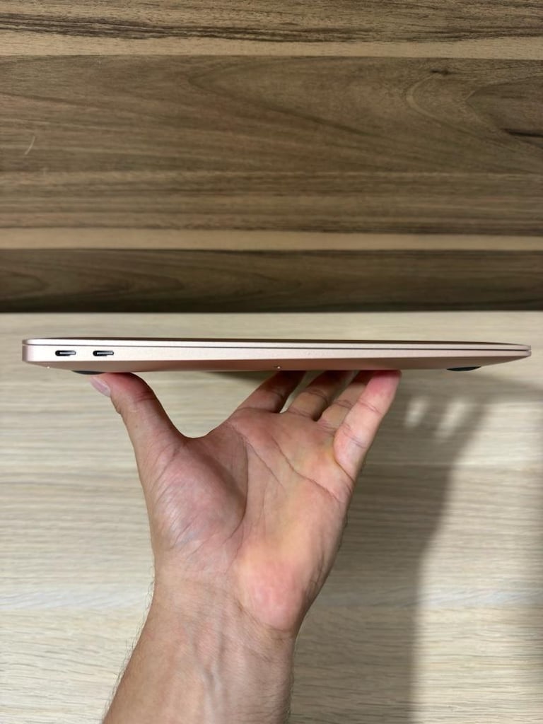 MacBook Air / M1 / 13 inç / 8 GB Ram / 256 GB Ssd - 6