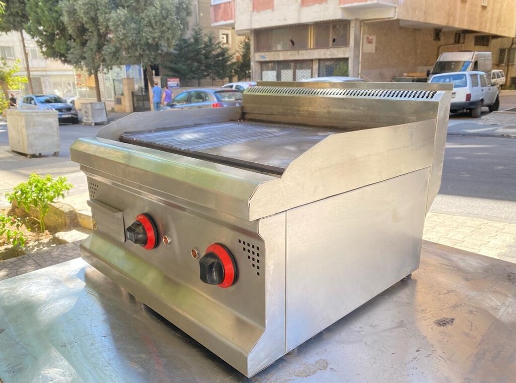 KARACASAN 60x60 YARI OLUK YARI DÜZ PLEYT IZGARA 380W - 4