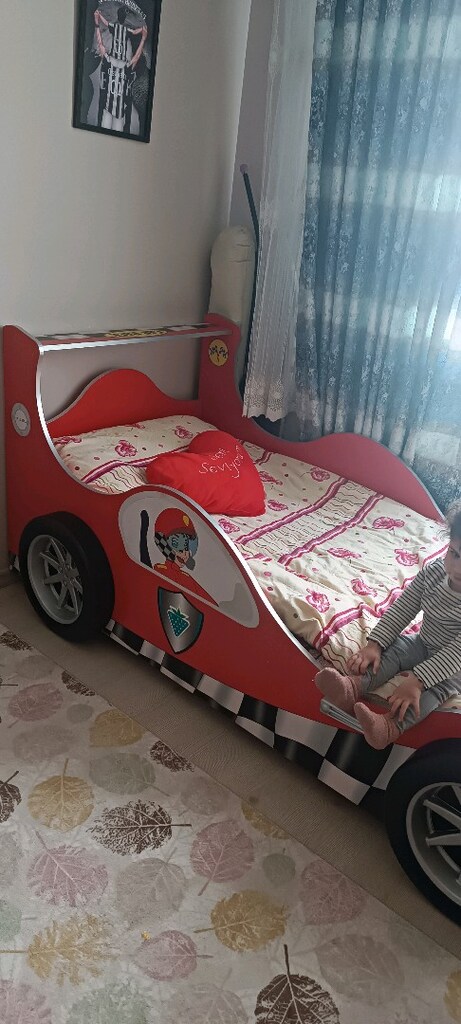 Çilek marka Arabalı çocuk karyolası