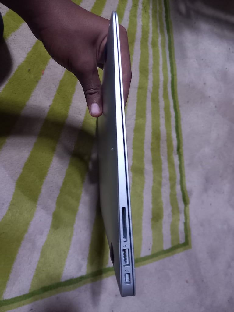 Macbook Air 2015 + Monitör - 6