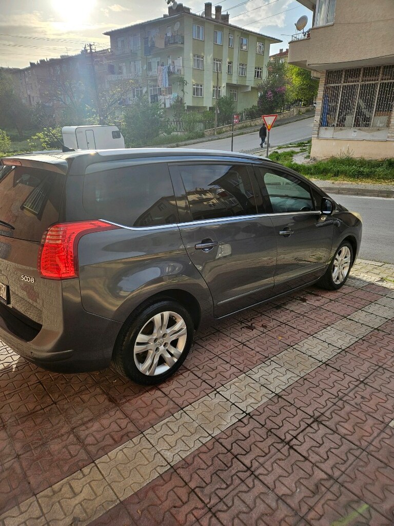 5008 2011 model euro 5 motor - 4