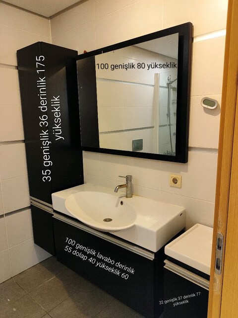 Banyo Dolabı Temiz