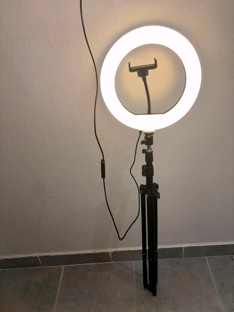 Ayarlanabilir ayaklı led halka ışık