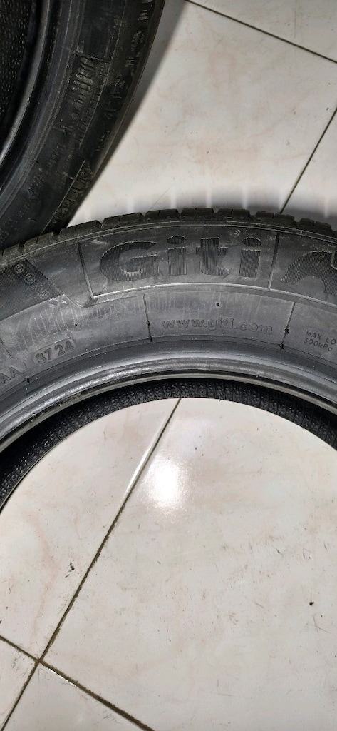 185.65.15 GİTi marka waolkswagenin orjinal lastiği sıfır yazlık - 2