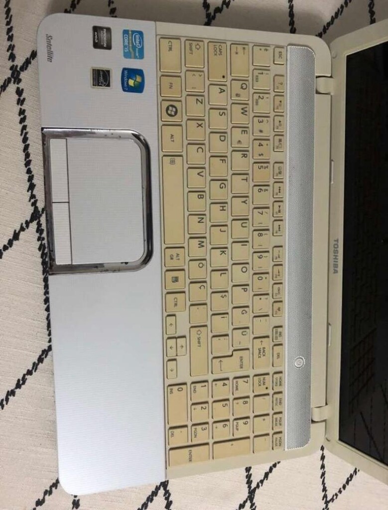 Toshiba Satellite L850 15.6 Intel Core i5-3210M 2.5GHz - 2