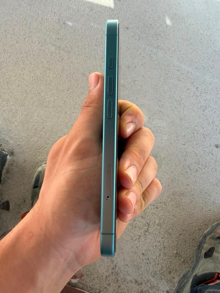 İphone 16 açık mavi renk temiz cihaz - 2