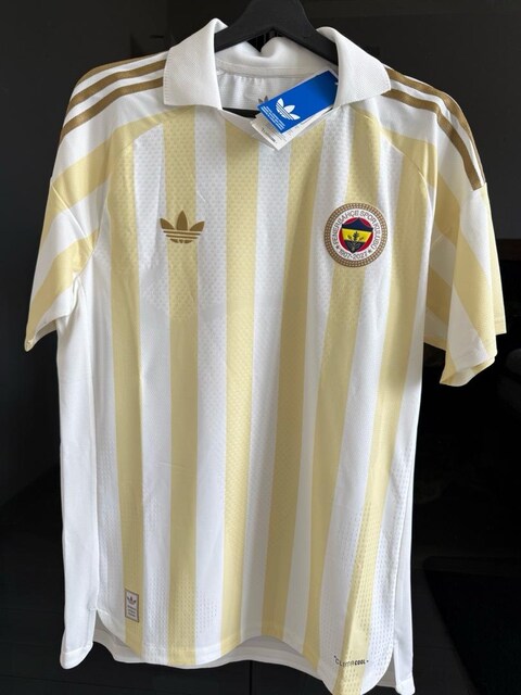Fenerbahçe sponsorsuz yeni sezon forması