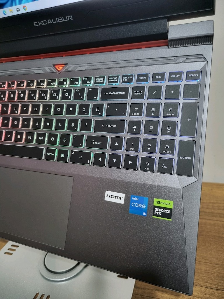 RTX4060 - CASPER EXCALİBUR - GAMING LAPTOP TEMIZ - 4