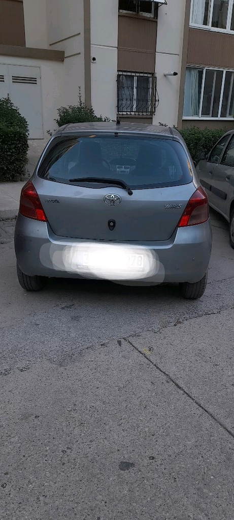 2006 model toyota yaris 1.3 - 2