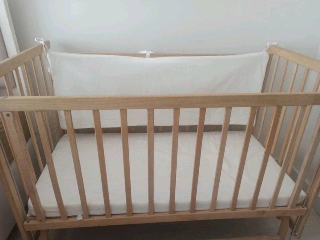 e-bebek Ahşap Beşik (Sallanabilir / Sabitlenebilir) - Çok Temiz - 2