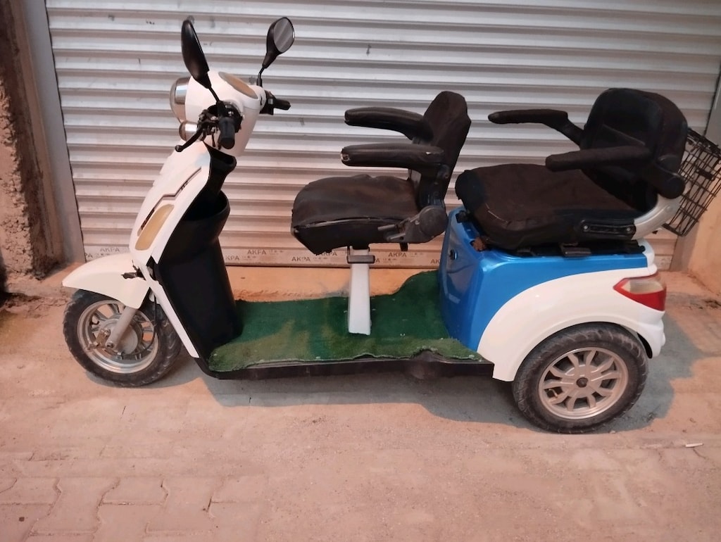 3 tekerlekli elektirikli motor aküleri güzel 5 akülü herşeyi çalışıyor - 10