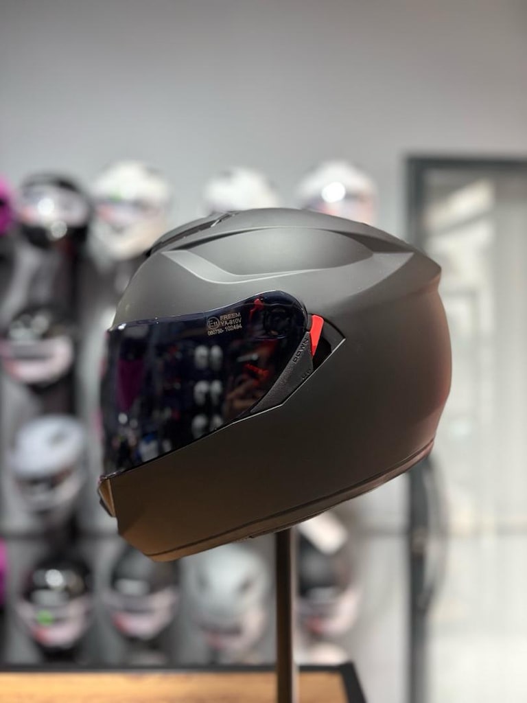 mat siyah kask - 4