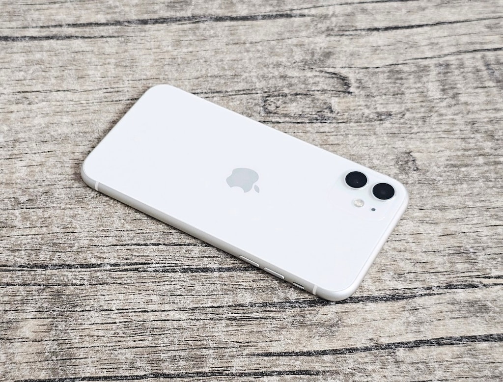İPHONE 11 - 64 GB ORİJİNAL SORUNSUZ BÜTÜN ÖZELLİKLERİ ÇALIŞIYOR - 11
