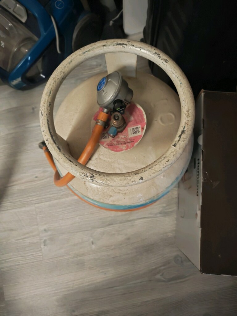 12kg'lık LPG, regülatör ve hortum ile set olarak - 3