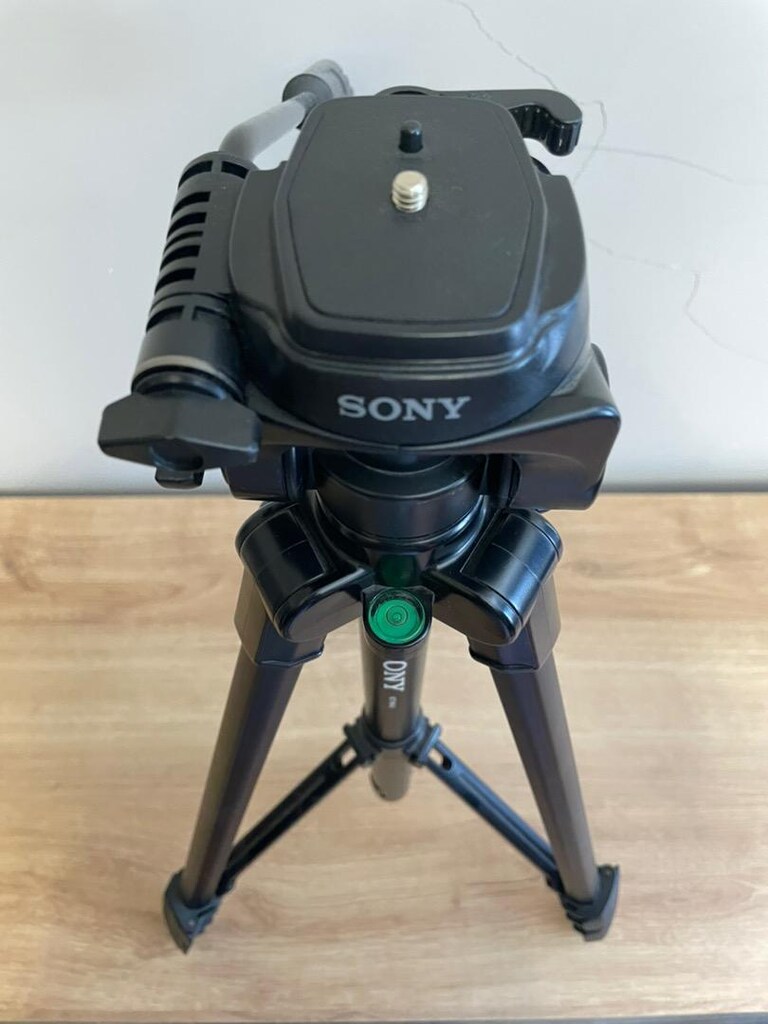 Sony vct-r640 tripod - 3