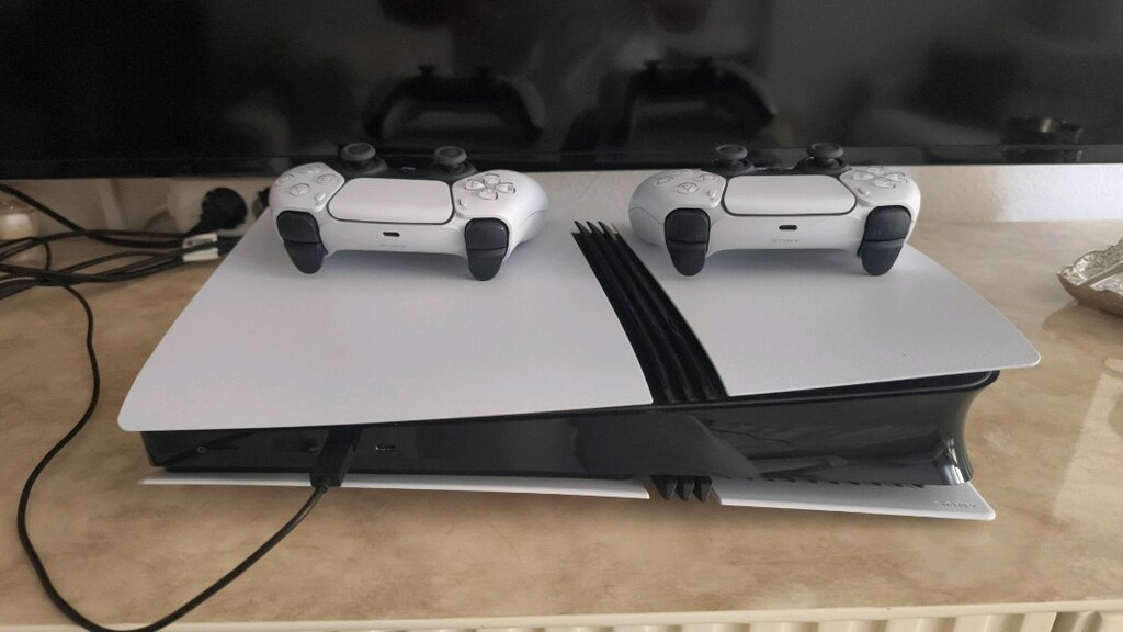PS 5 PRO ÇİFT KOL 6 AYLIK CİHAZ (KUTUSU MEVCUT) 2TB FATURASI MEVCUT - 2