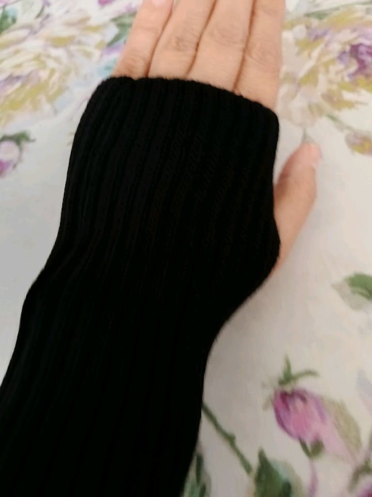 Akrilik trikosiyah kolluk eldiven.Sıfır üründür.3çiftin toplamfiatıdır - 5