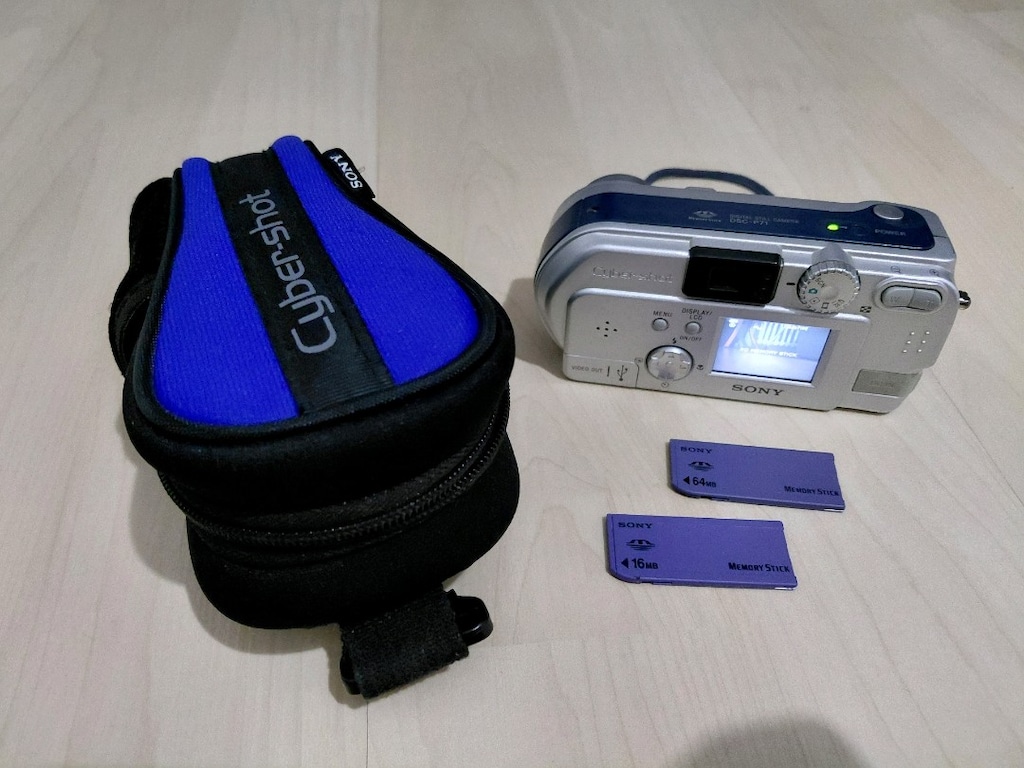 Nostaljik Y2K Sony Cyber-shot 3.2 MP Full Aksesuarlı Set - 5