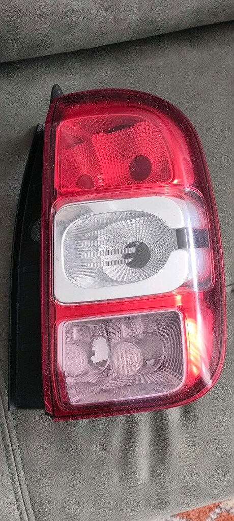 DUSTER ARKA SAĞ STOP - 4
