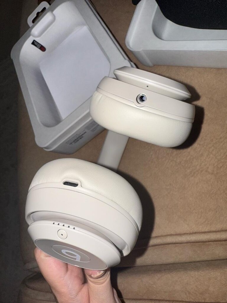 Beats Studio Pro Kum Taşı - 3