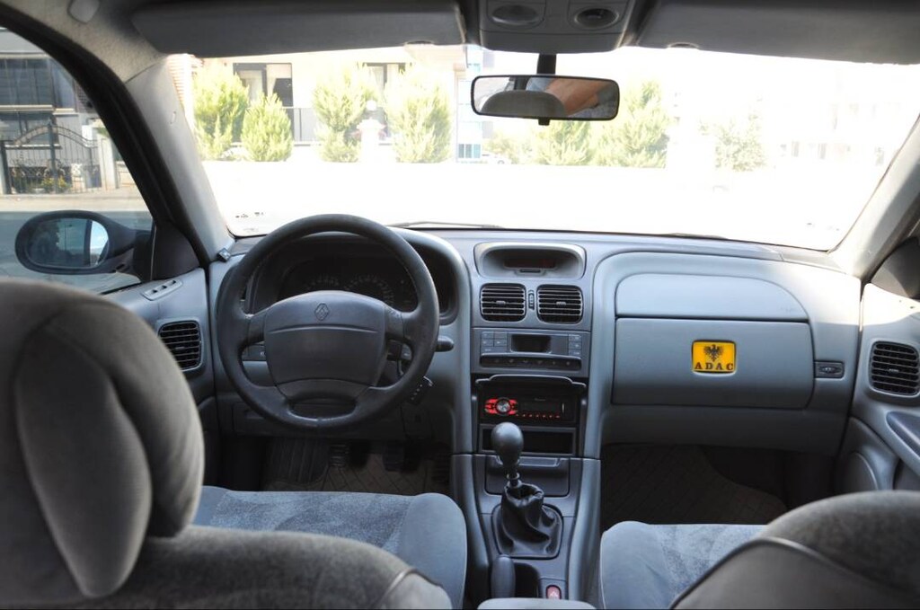 Reanult laguna 1.8 16v rxe - 12