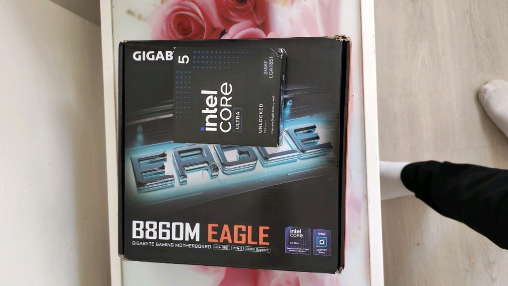 GİGABYTE B860 ANAKART - 3