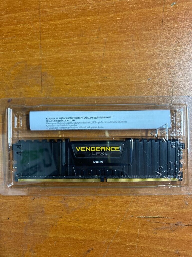 Corsair Ddr4 16Gb 2400Mhz 16-16-16-39 1.20V - 5