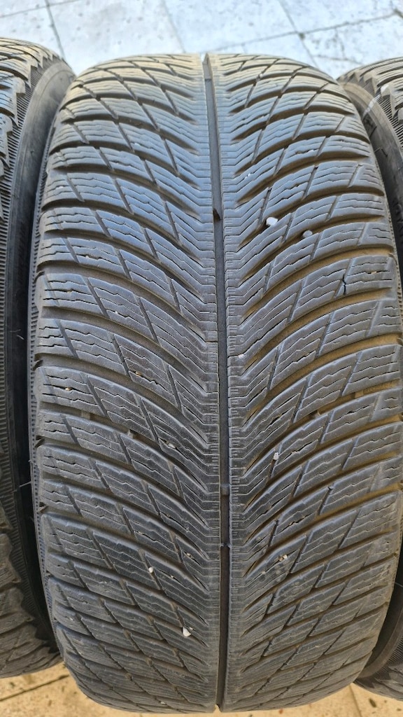 235 40 18 kışlık Michelin alpin 2024 - 5