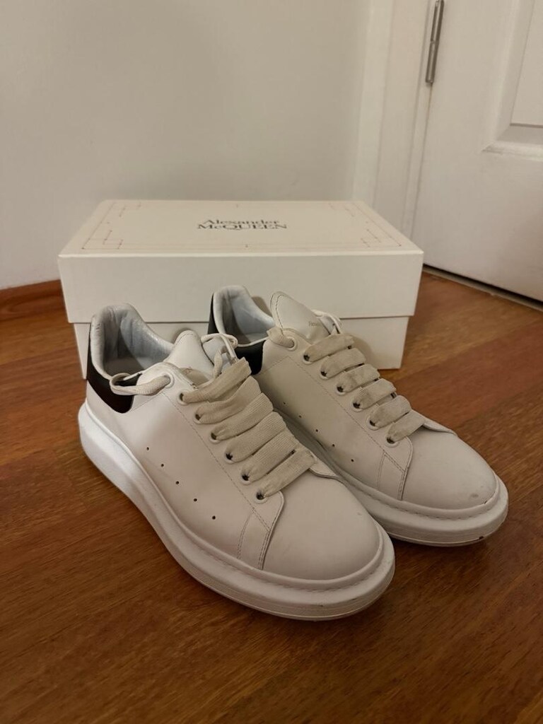 Az Giyilmiş Alexander Mcqueen - 4