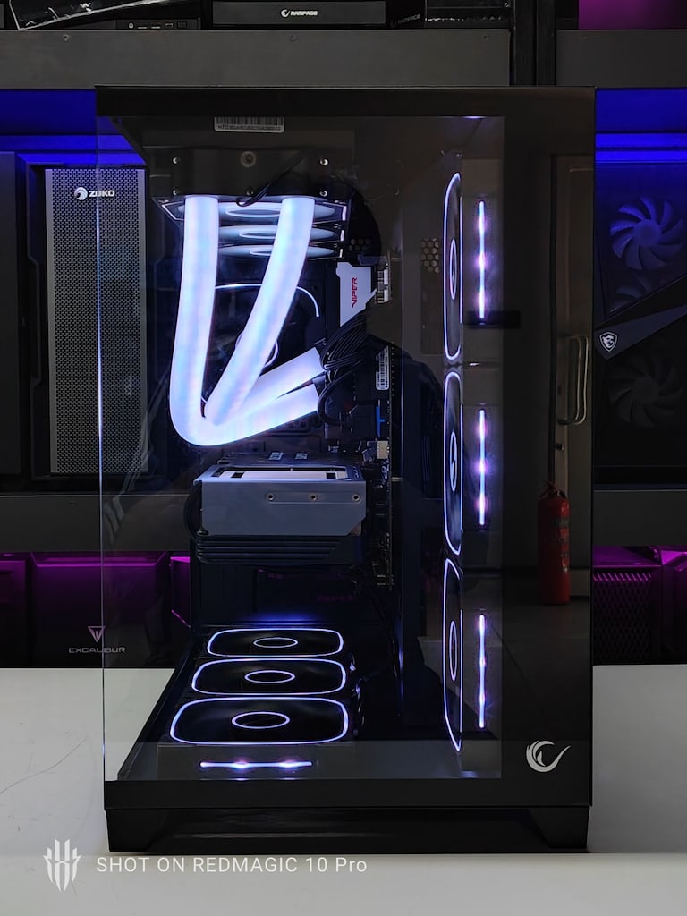 Ryzen 7 7800X3D - RTX 5060 8GB - 16GB RAM - 1TB M.2 SSD - 2