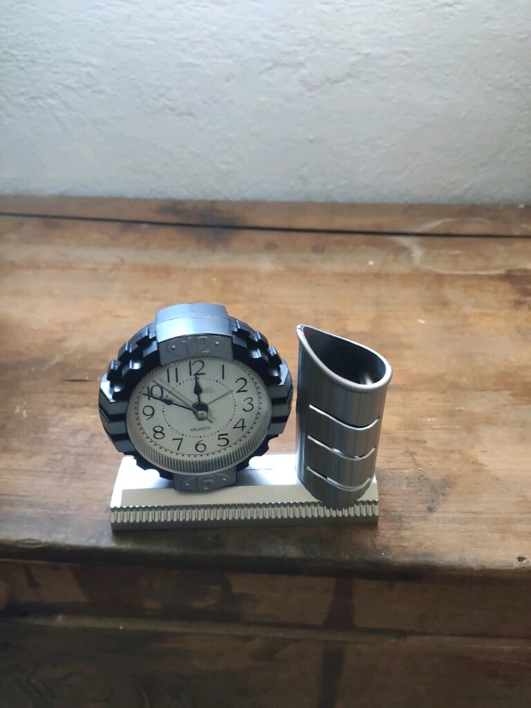 Sıfır Kutusunda Masaüstü Kalemlikli Quartz Çalar Saat - 2