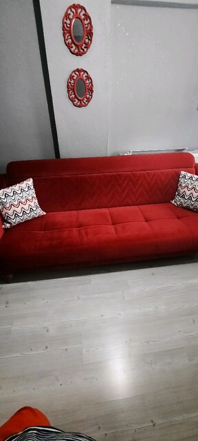 koltuk takımı, halı, yemek masası