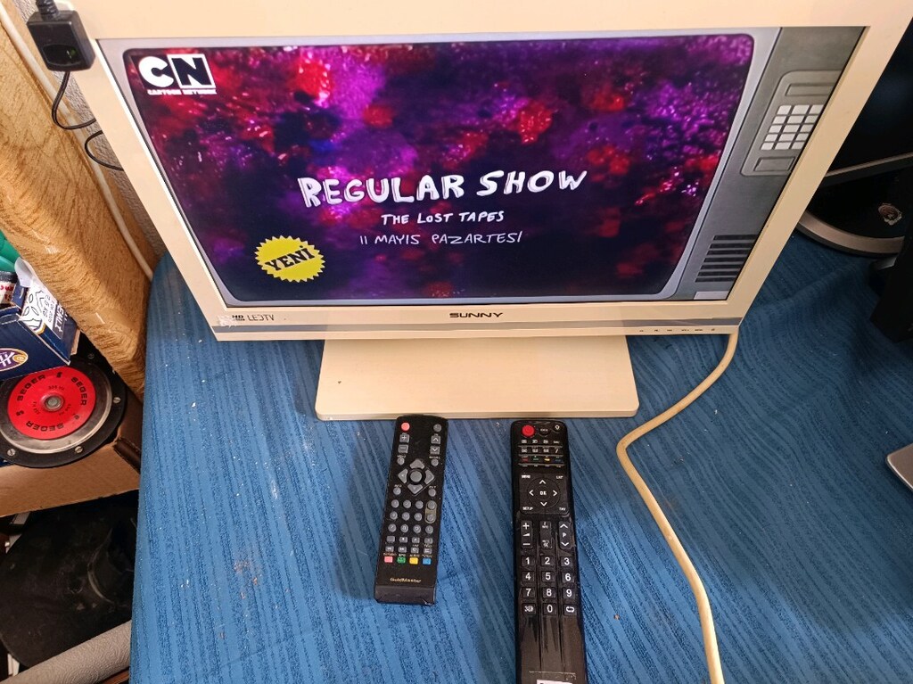 Sunny HD LED TV + Uydu Alıcı yaninda - 2