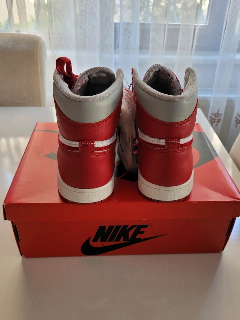 Nike Air Jordan 1 High "Chenille" - 6